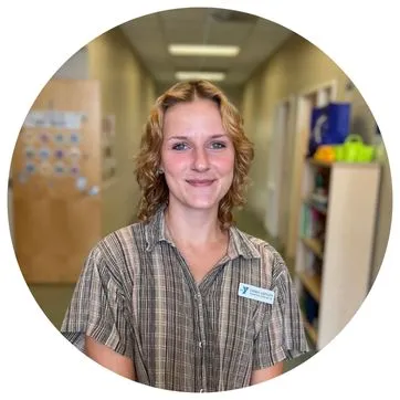 Emma Larson headshot