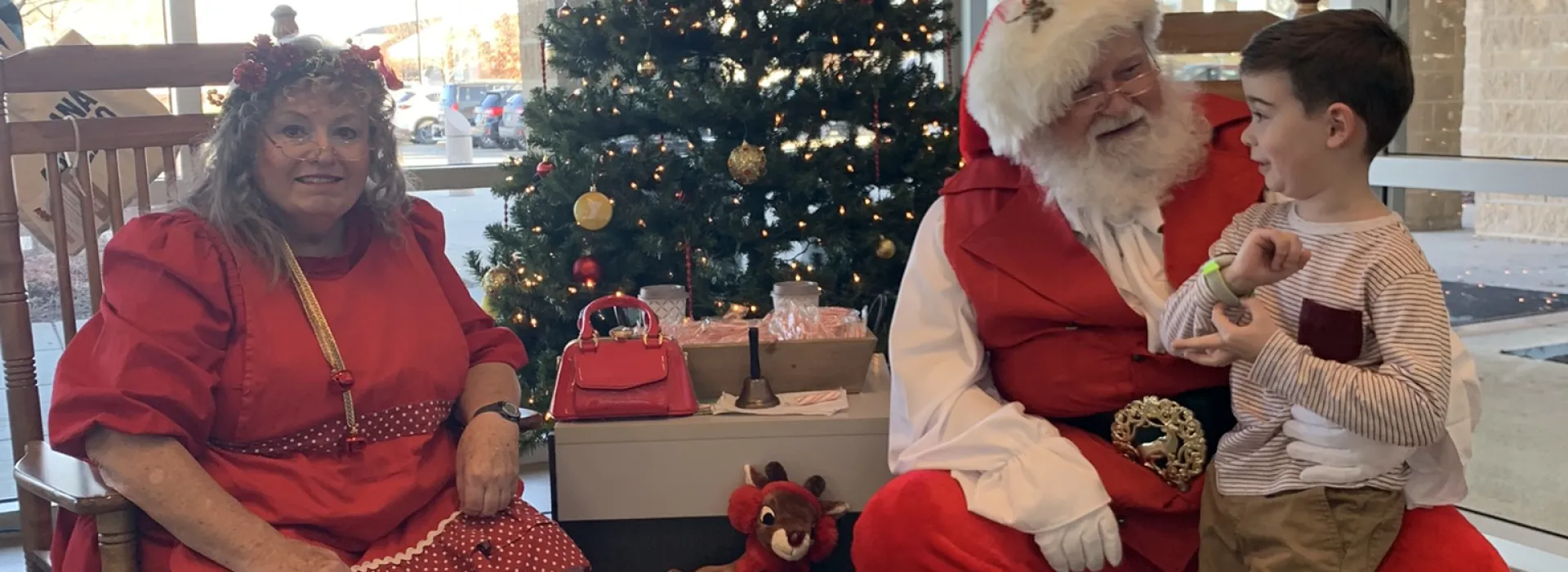 santa mrs claus and child